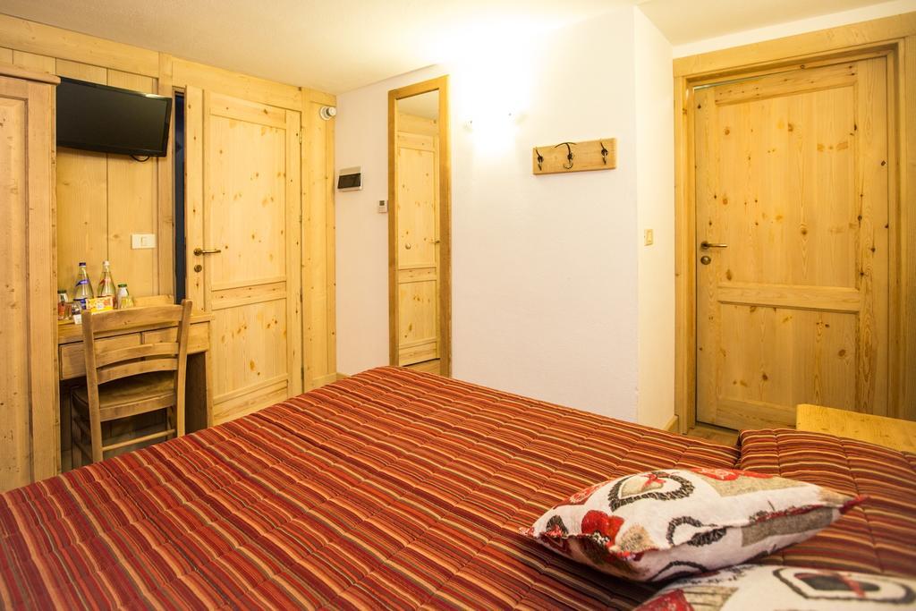 Hotel Restaurant La Barme Конье Экстерьер фото