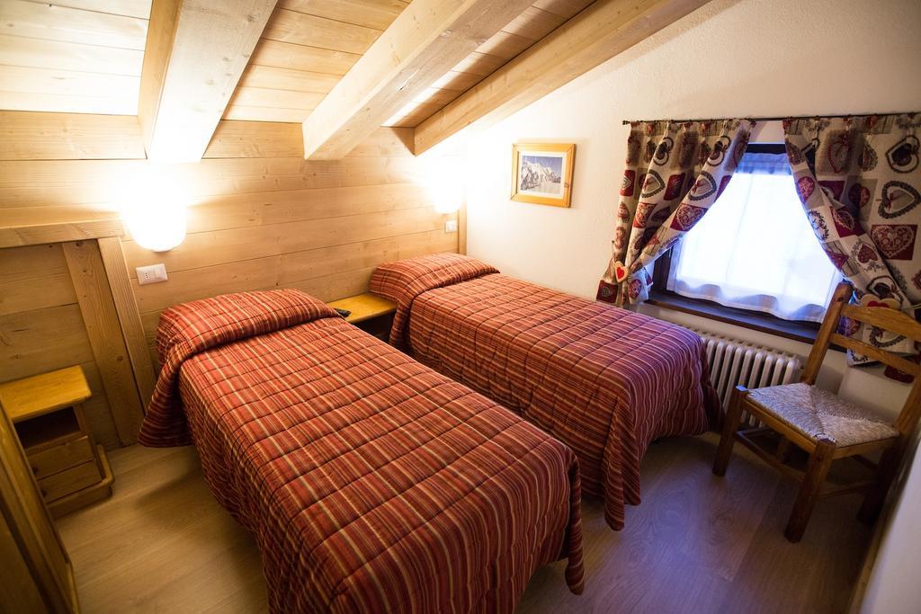 Hotel Restaurant La Barme Конье Экстерьер фото